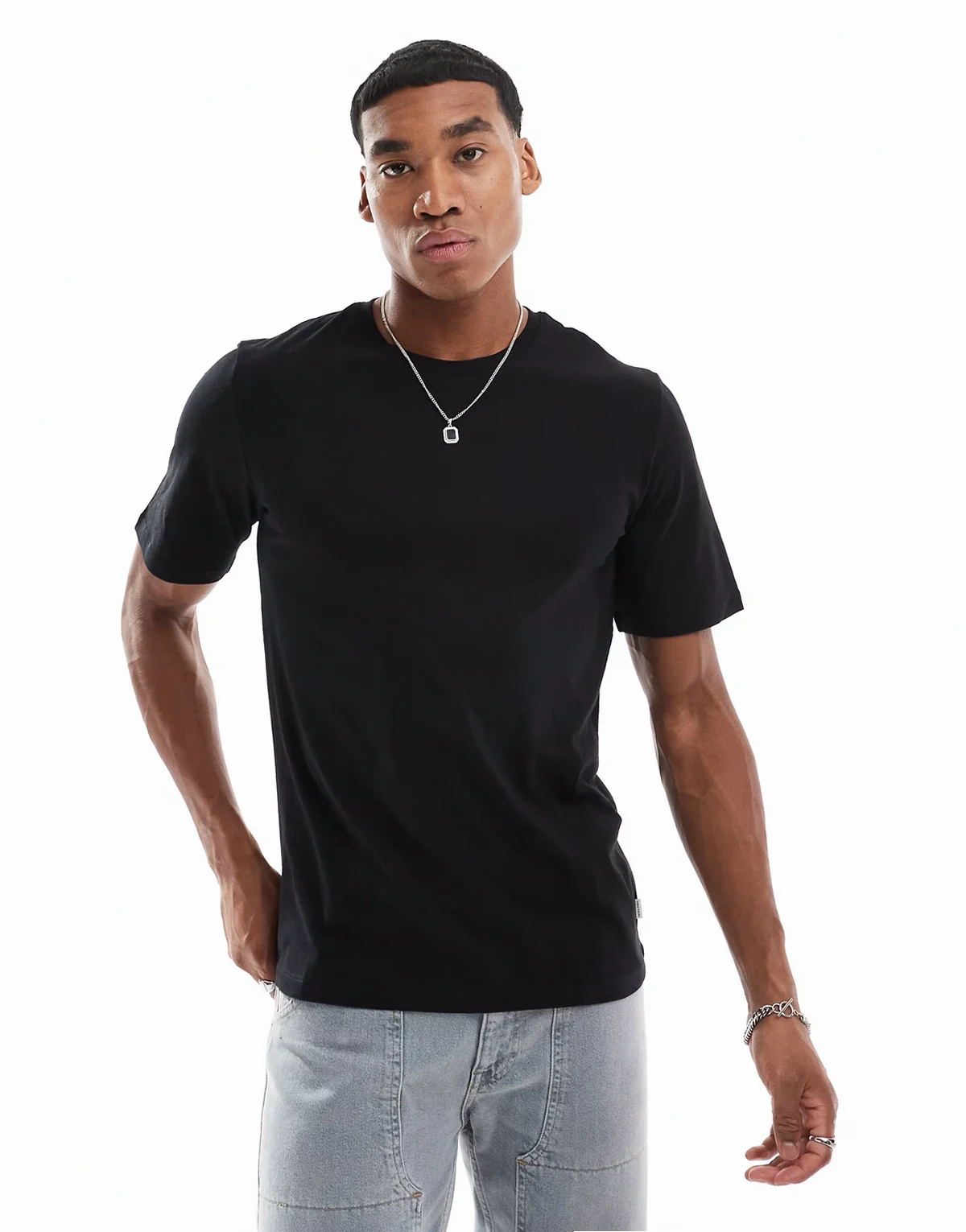 Essentials t-shirt in cotton with crew neck in black