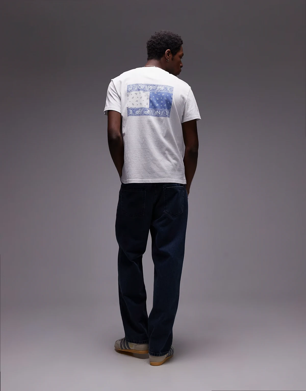 paisley flag back print T-shirt in white and blue
