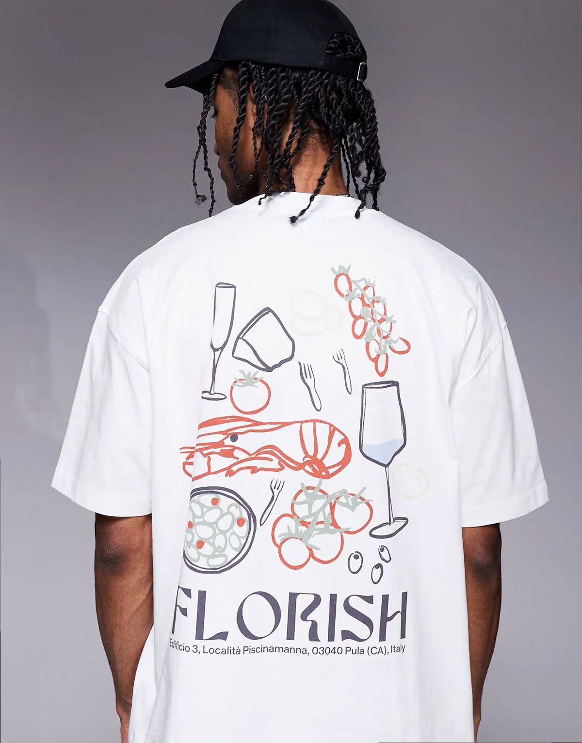 – Biały T-shirt oversize z grafiką z motywem jedzenia