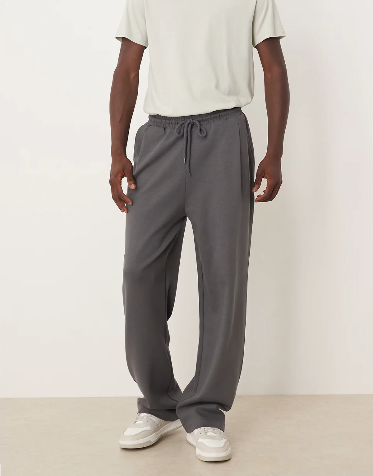 wide leg sweatpants with pleats in dark gray
