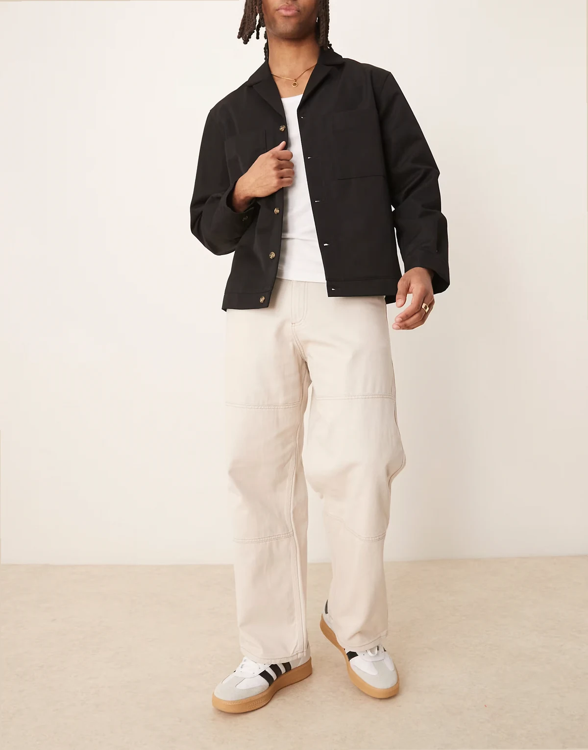 baggy fit carpenter pants in beige with contrasting stitching