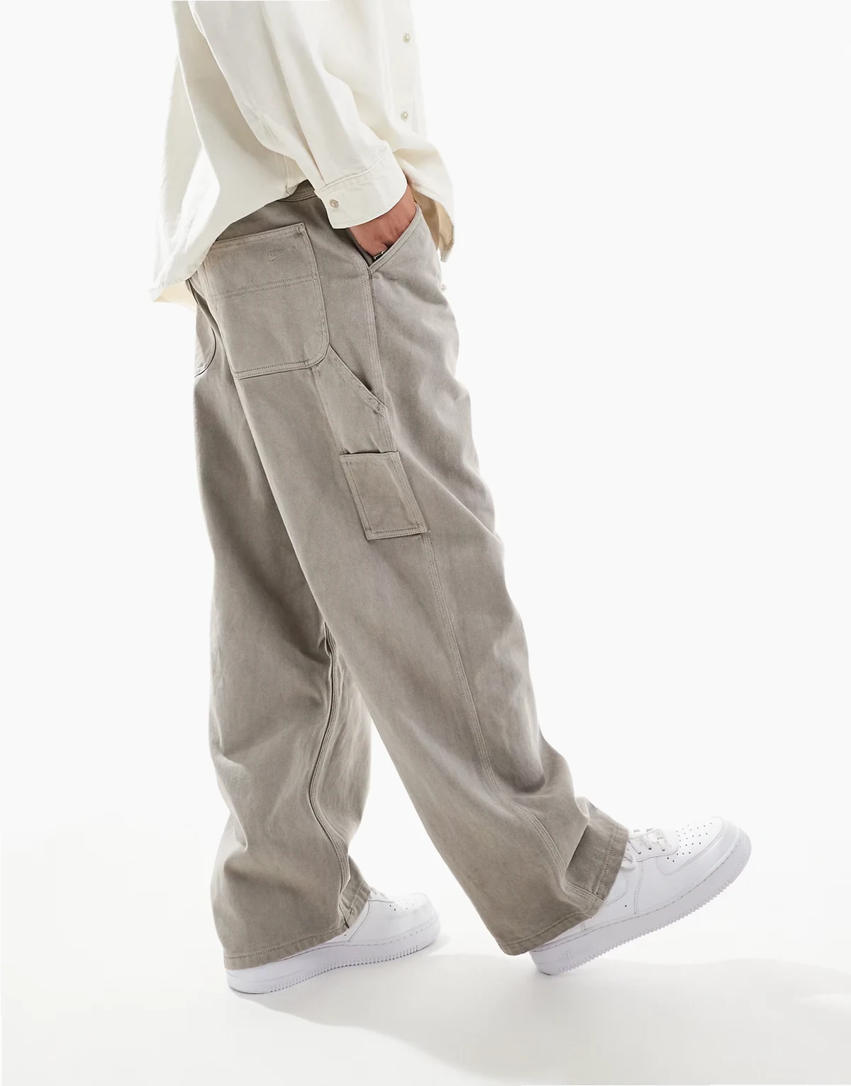carpenter pants in light gray
