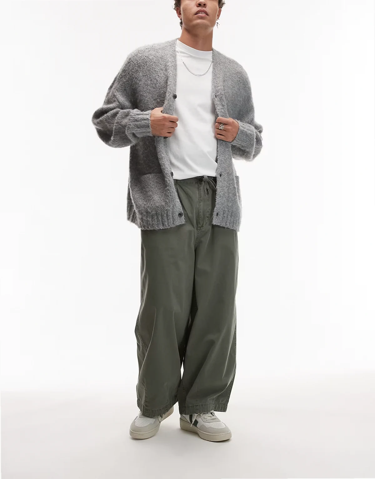 – Cropped-Hose aus Twill in Khaki mit Oversize-Passform