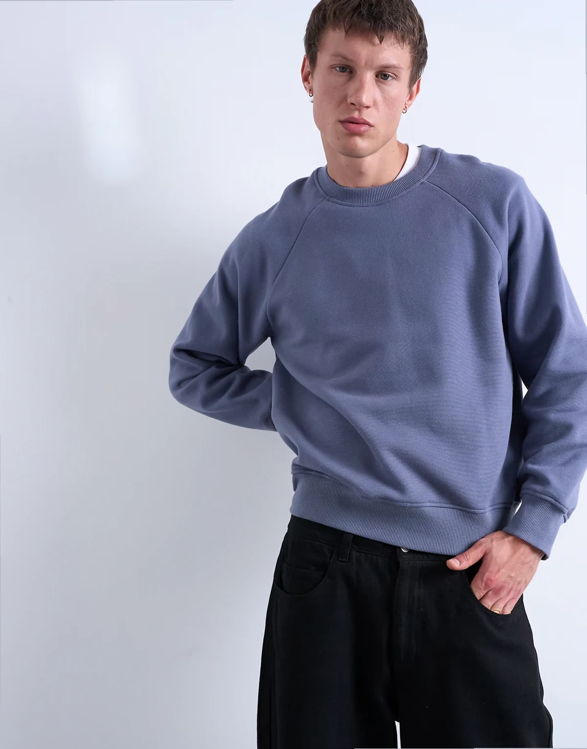 – Kastiges Sweatshirt in Mittelblau mit Raglanärmeln