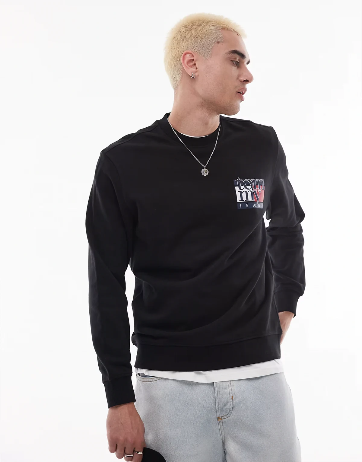 chest flag sweatshirt in black