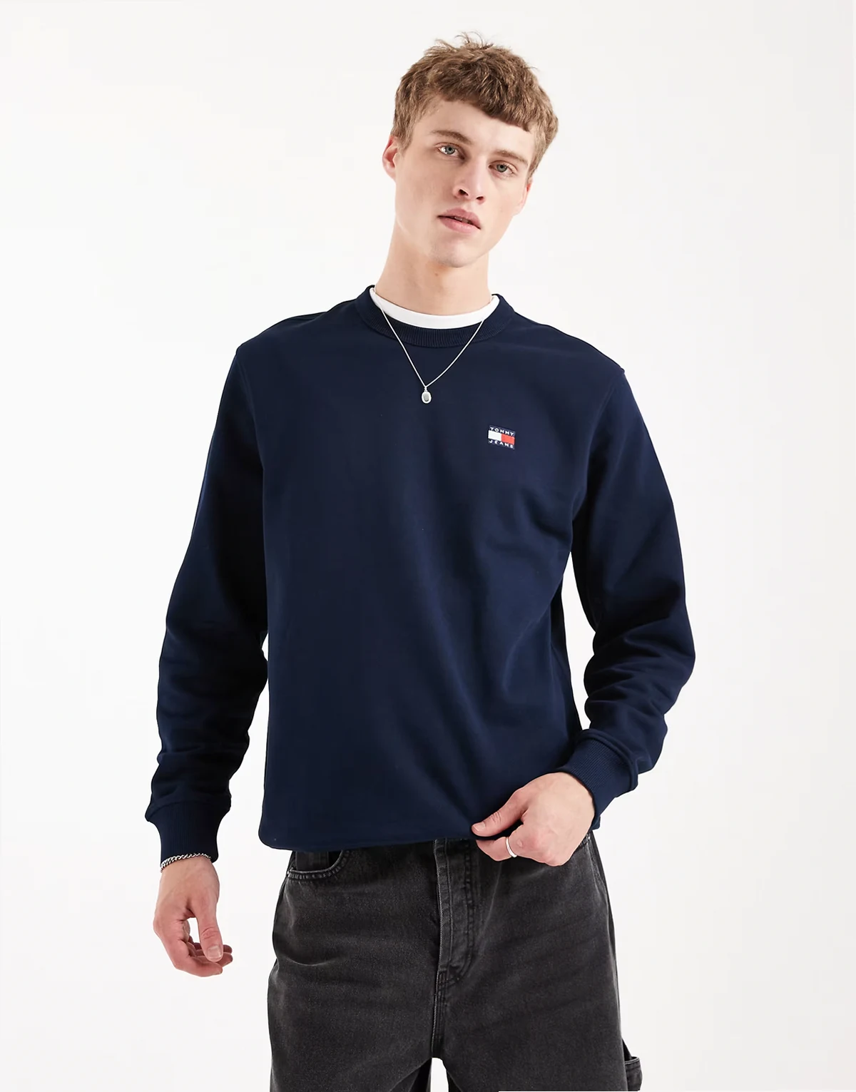 badge crew neck sweatshirt in navy