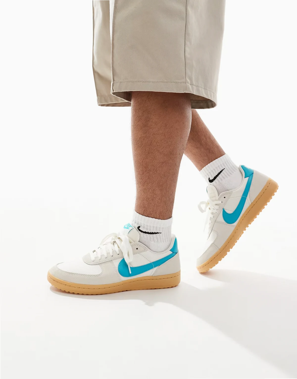 Field General sneakers in off-white and light blue