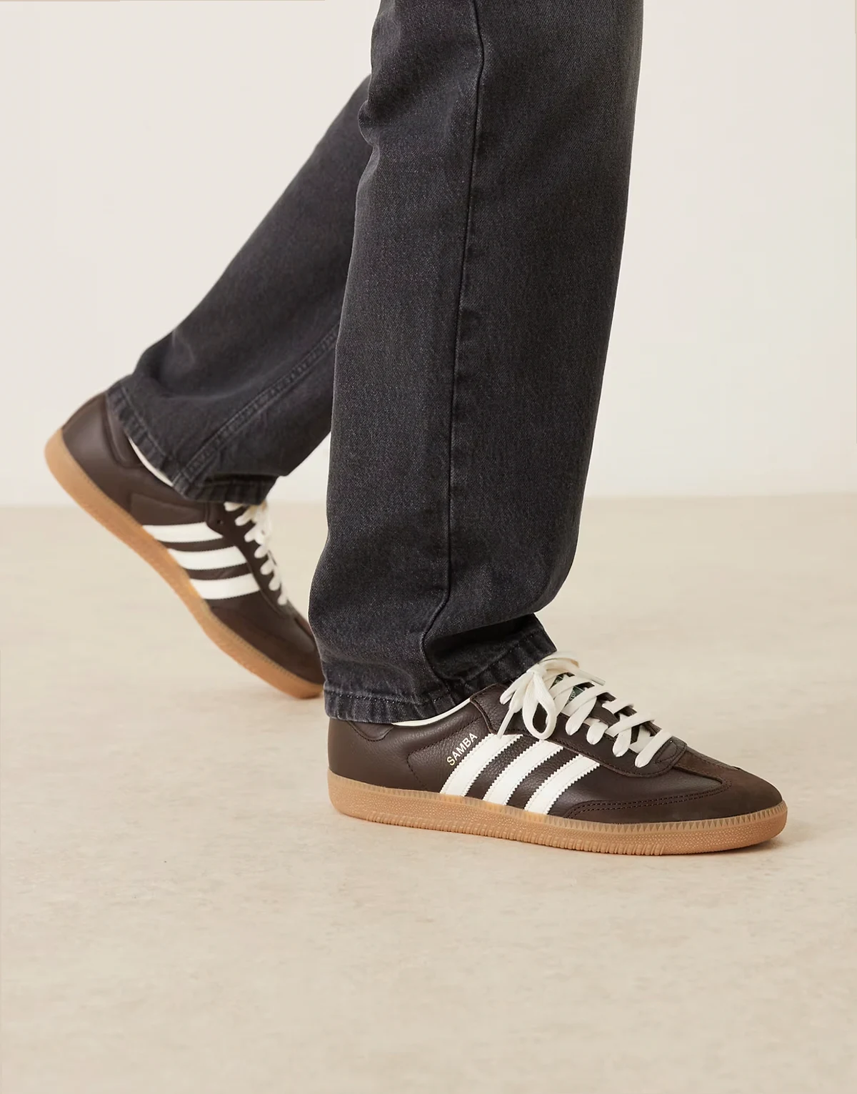 Samba OG sneakers in dark brown and white