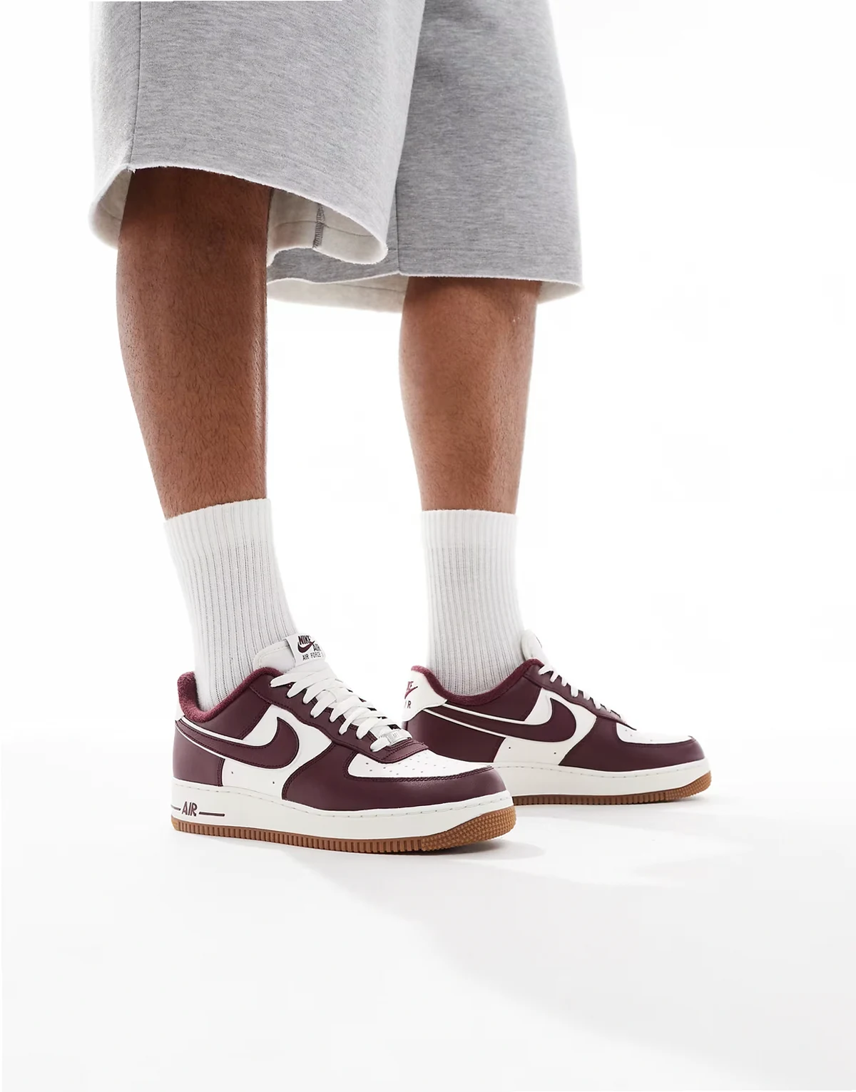 Air Force 1 '07 LV8 sneakers in red and white