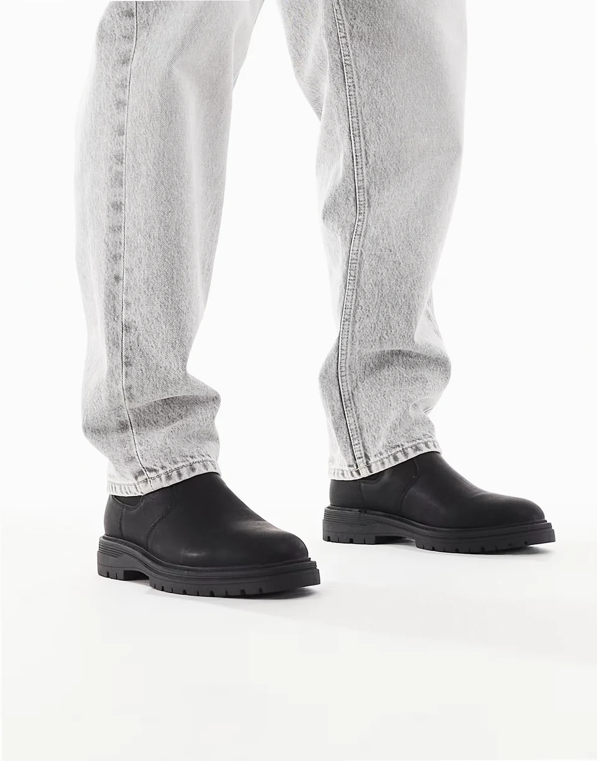 Dion chunky chelsea boots in black