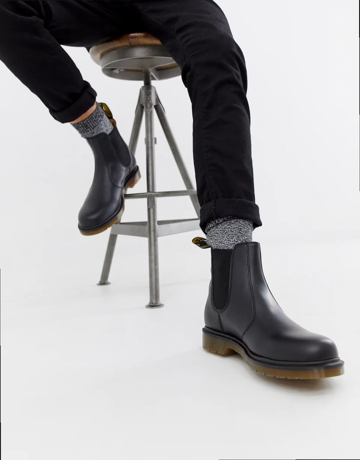 2976 chelsea boots in all black