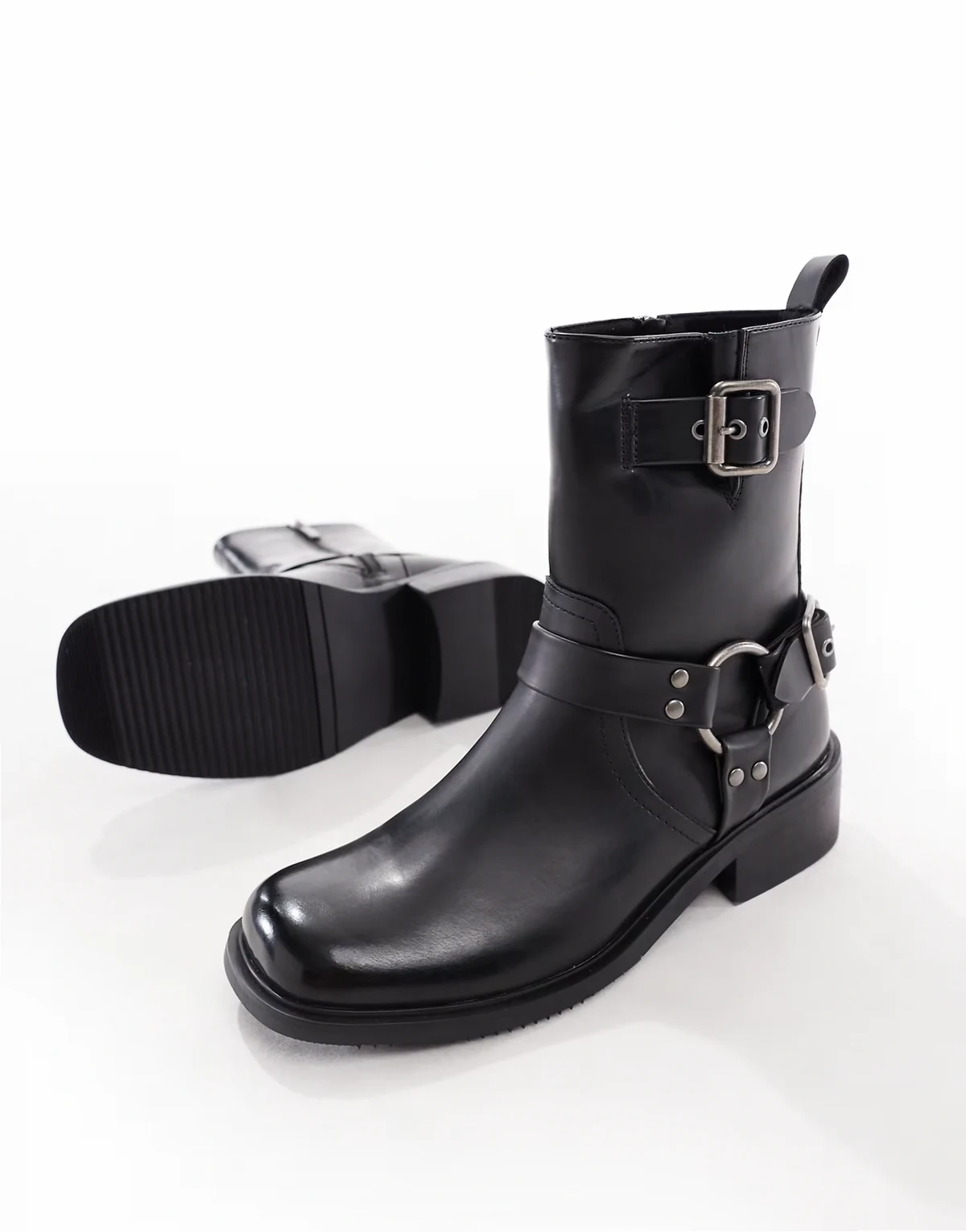 – Chelsea-Bikerstiefel in Schwarz mit Schnallen