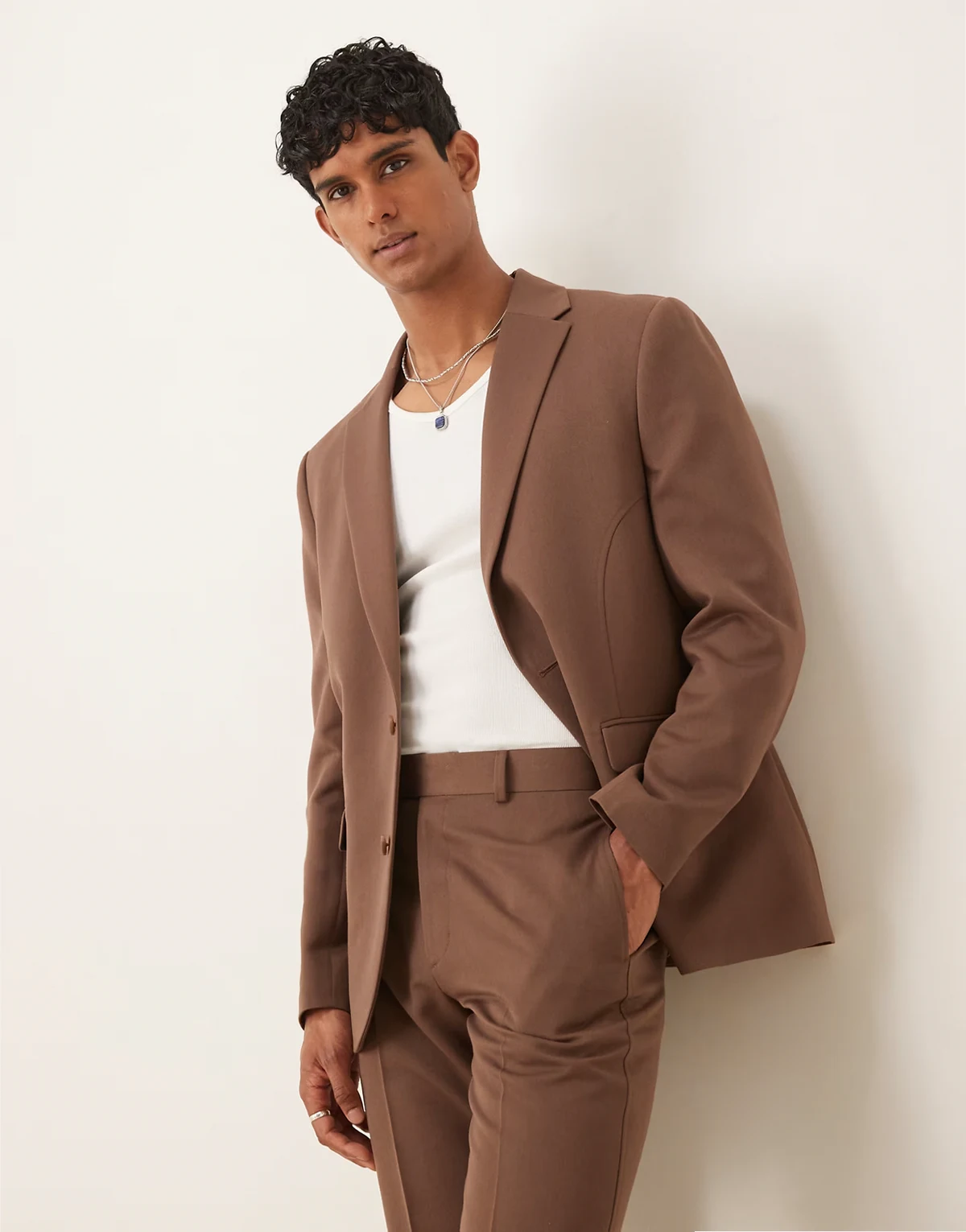 relaxed suit jacket in brown with French seam detail