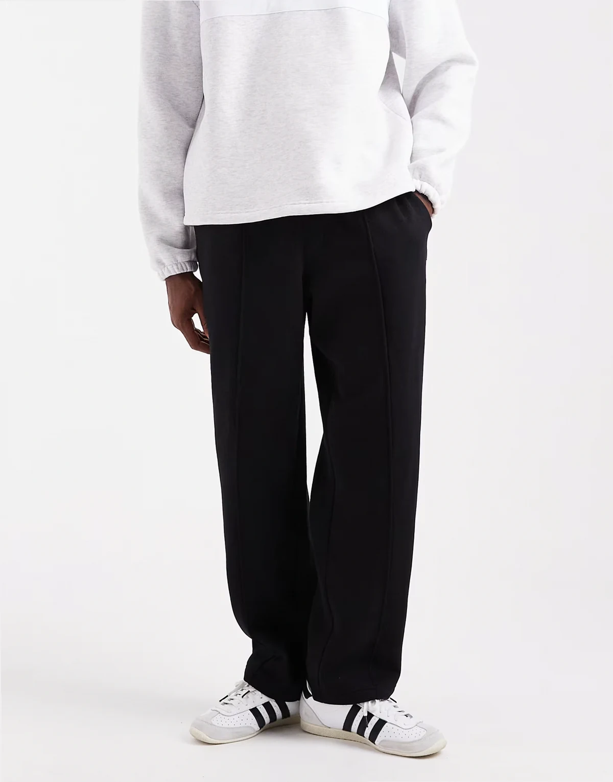 wide leg sweatpants with pintuck in black
