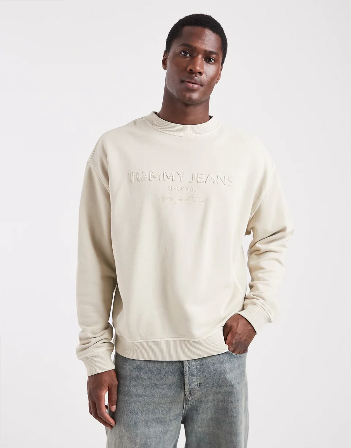 lifted classic center logo sweatshirt in sand