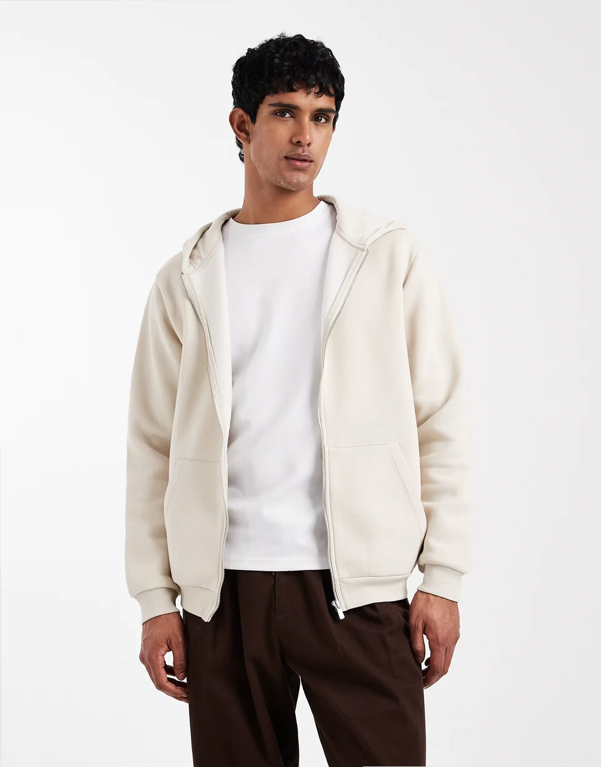 – Bluza z kapturem basic w kolorze écru zapinana na zamek