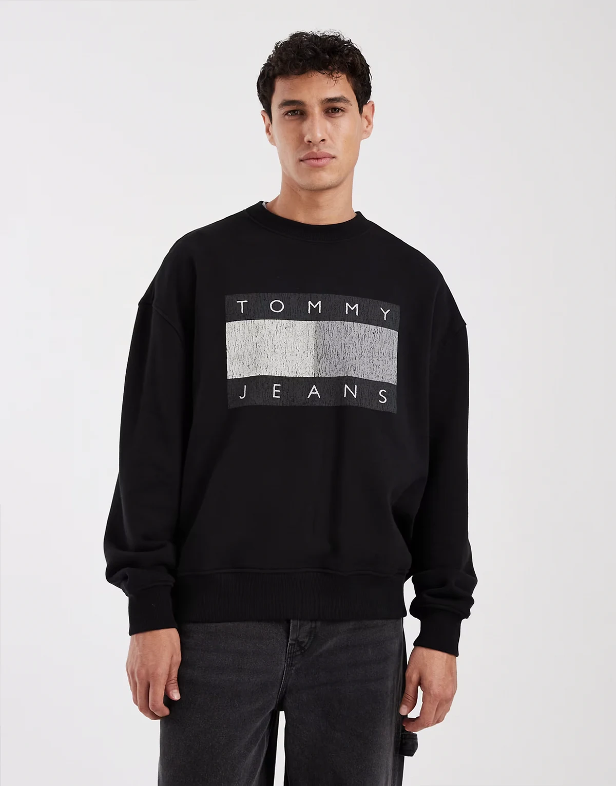 90'S distressed large flag logo sweatshirt in black