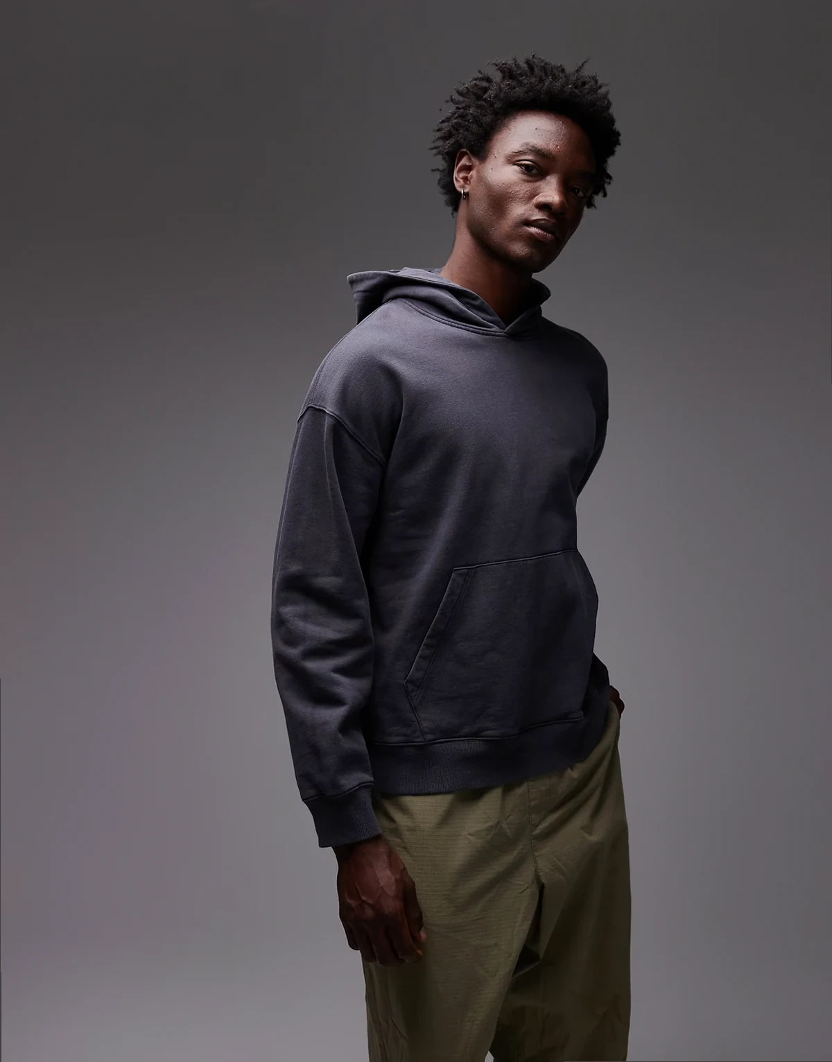 – Oversize-Kapuzenpullover in verwaschenem Schwarz