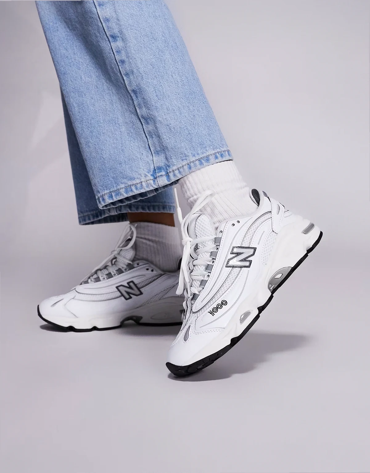 M1000 unisex sneakers in white