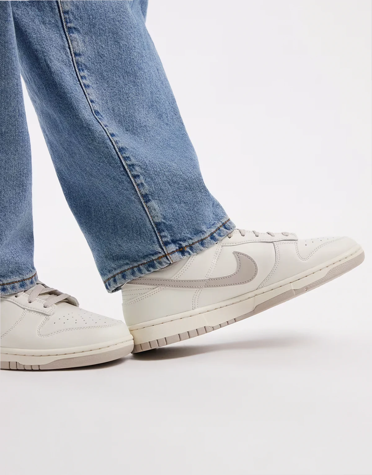 Dunk Low Retro sneakers in off-white