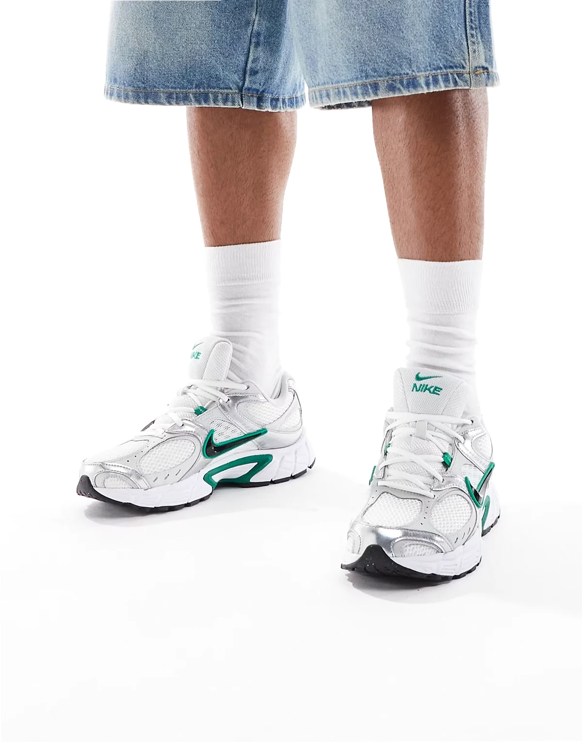 V5 RNR sneakers in silver and green