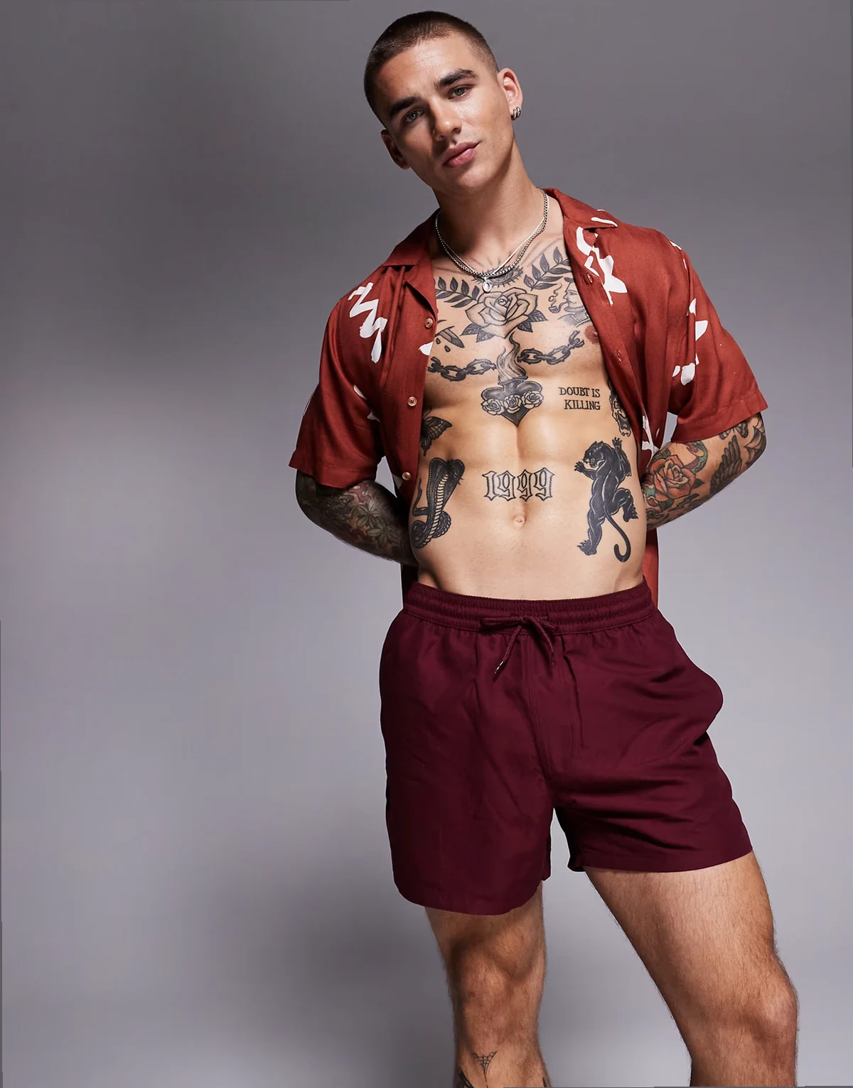 swim shorts in short length in burgundy