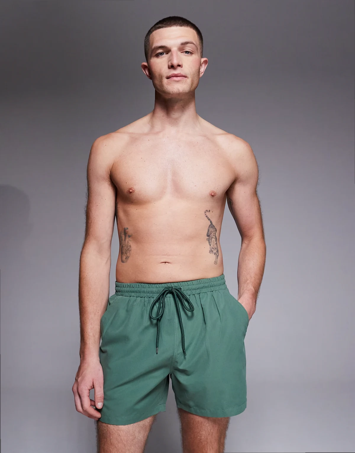 – Badeshorts in Khaki