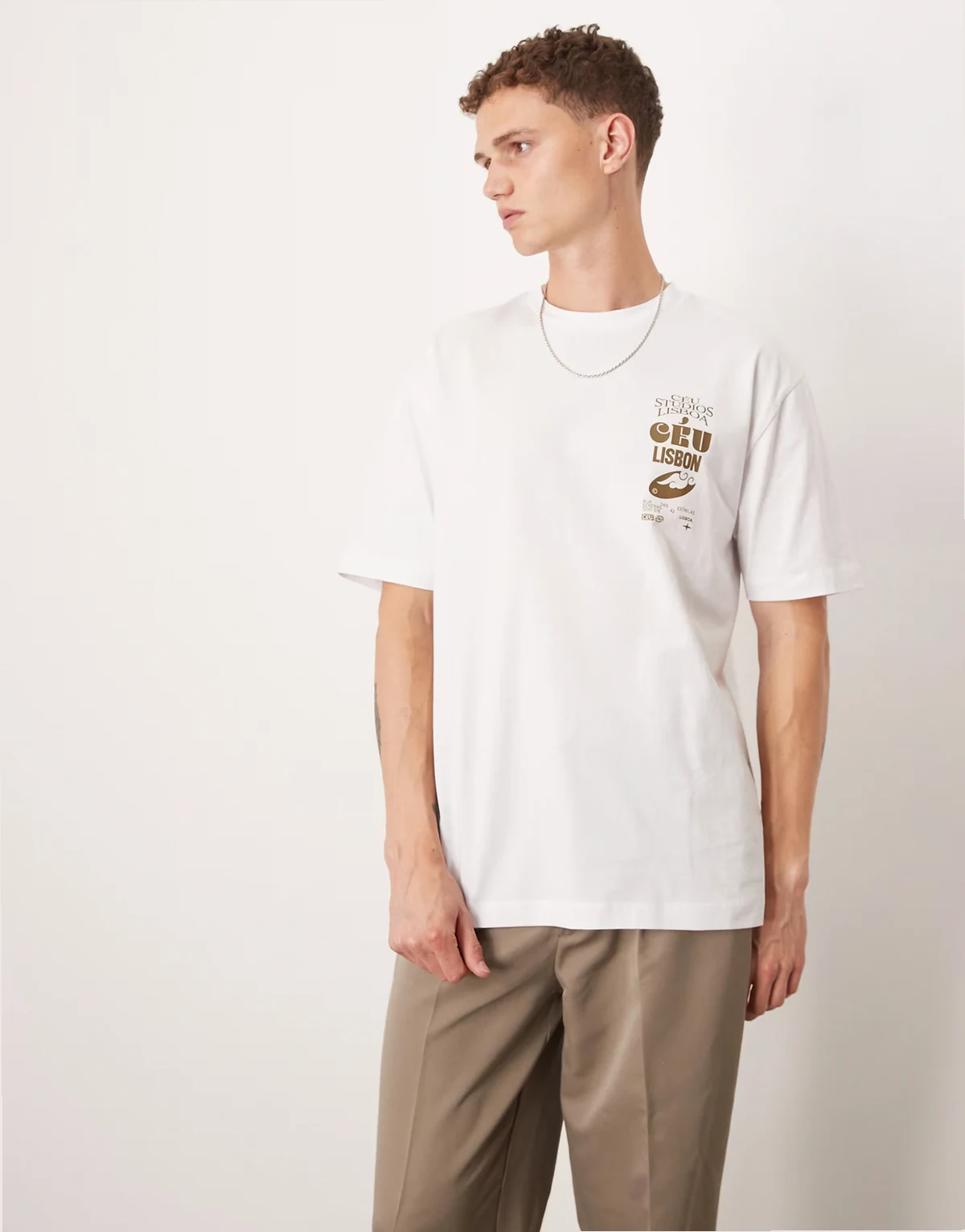 – Relaxed-Fit-T-Shirt in Weiß mit Destinations-Print