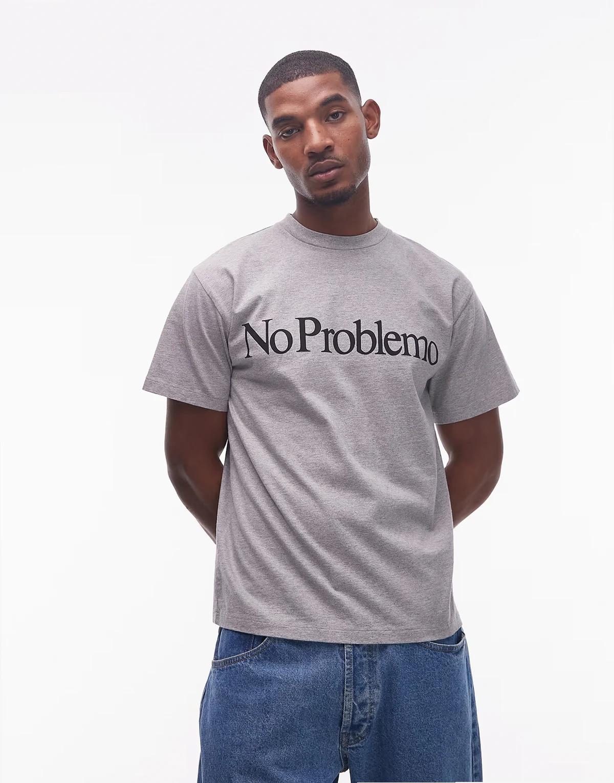 – Baumwoll-T-Shirt in meliertem Grau mit Logo