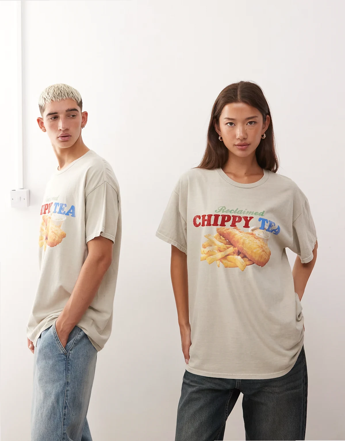 – Unisex-T-Shirt in Steinbeige mit Oversize-Passform und Lebensmittel-Grafikprint