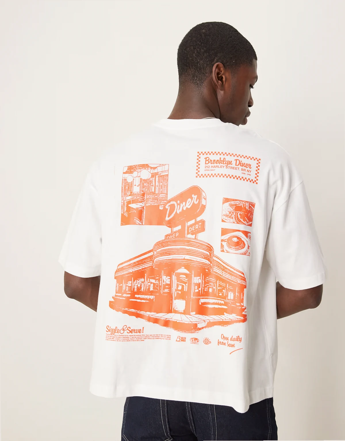 – Oversize-T-Shirt in Weiß mit Restaurant-Print