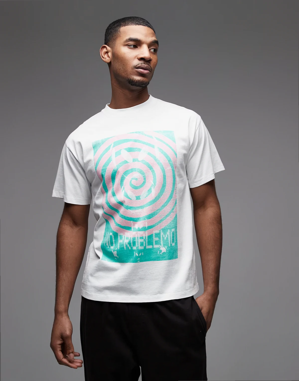 – T-Shirt aus 100% Baumwolle in Weiß mit Spiralgrafik auf der Brust