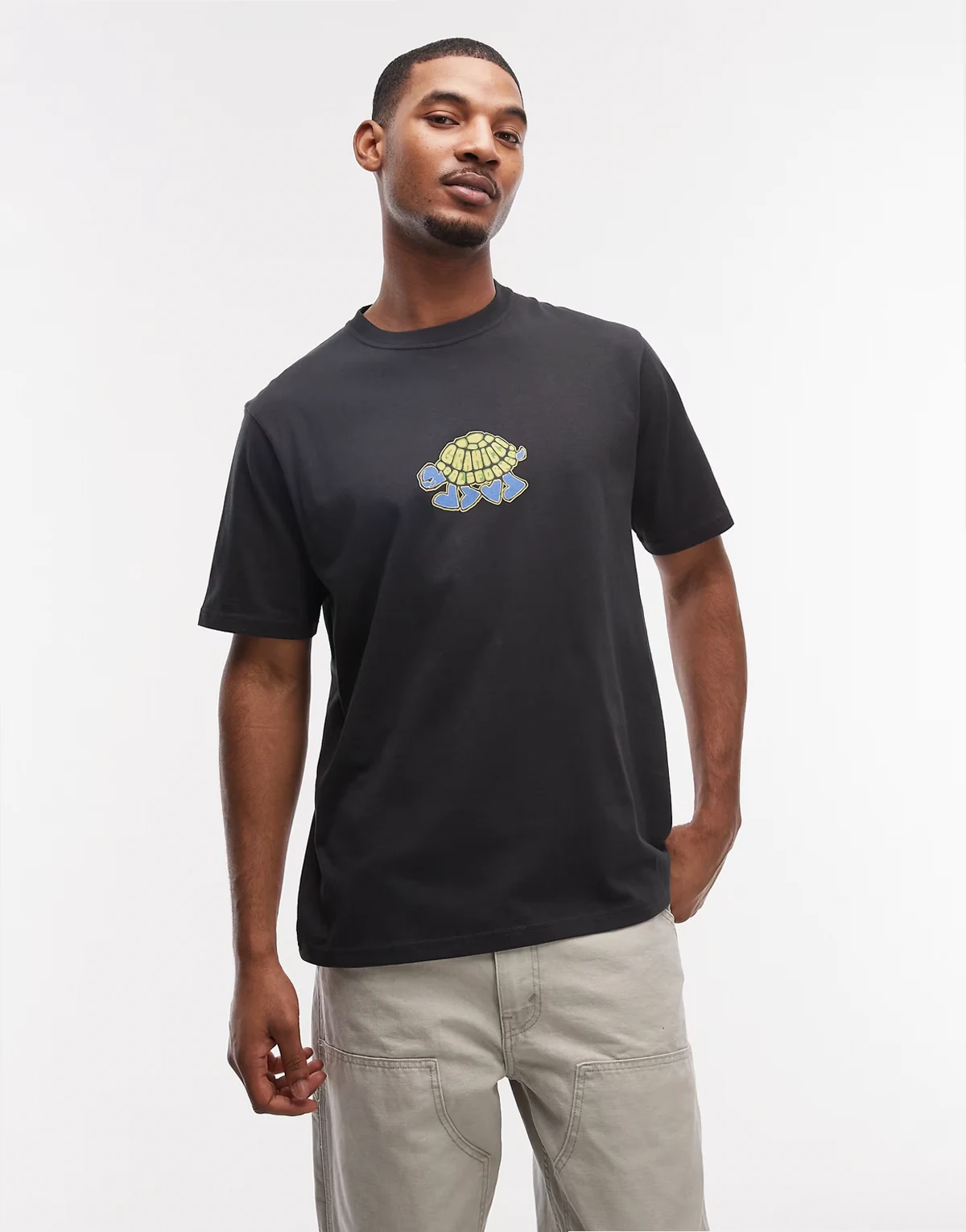 turtle graphic short sleeve tee in black