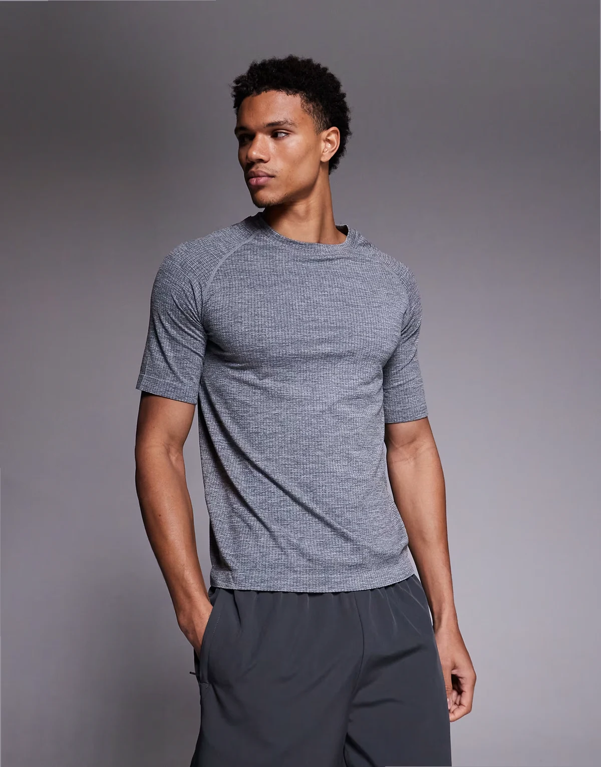 seamless mesh slim fit lightweight base layer t-shirt in heathered sky gray