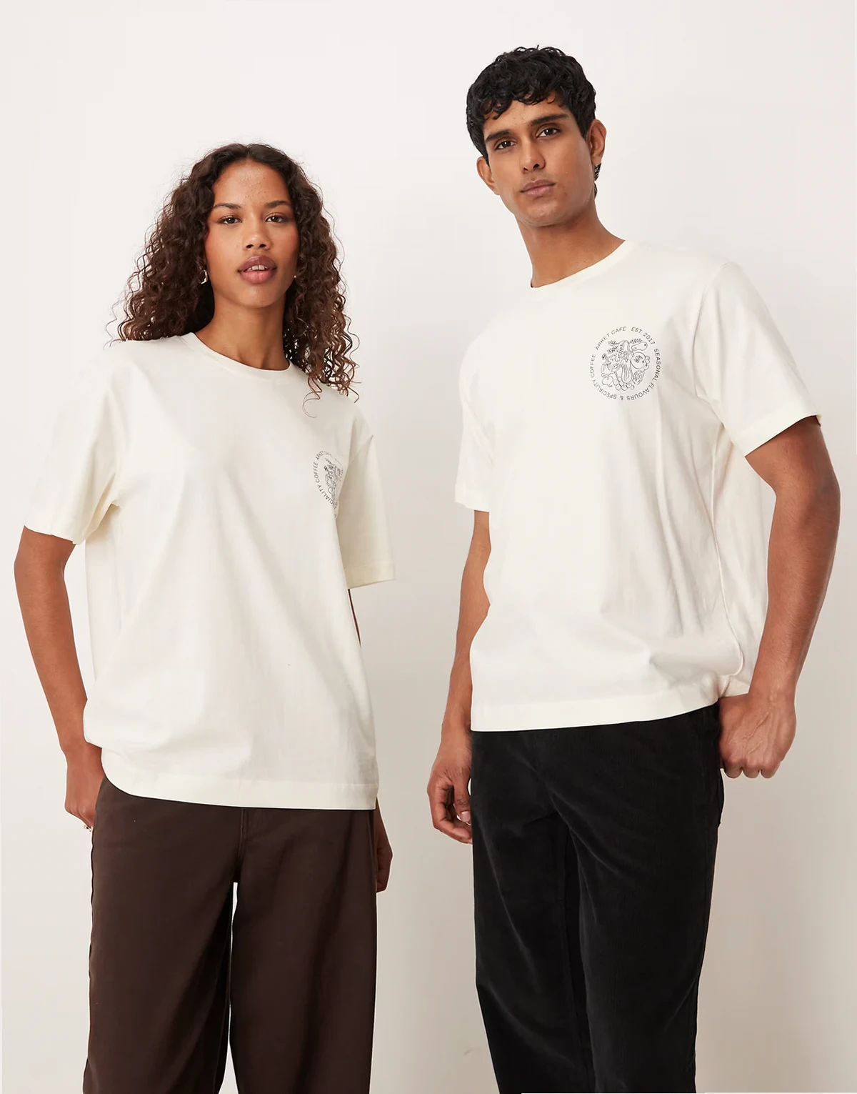 – Cafe – Biały T-shirt unisex z nadrukiem z przodu