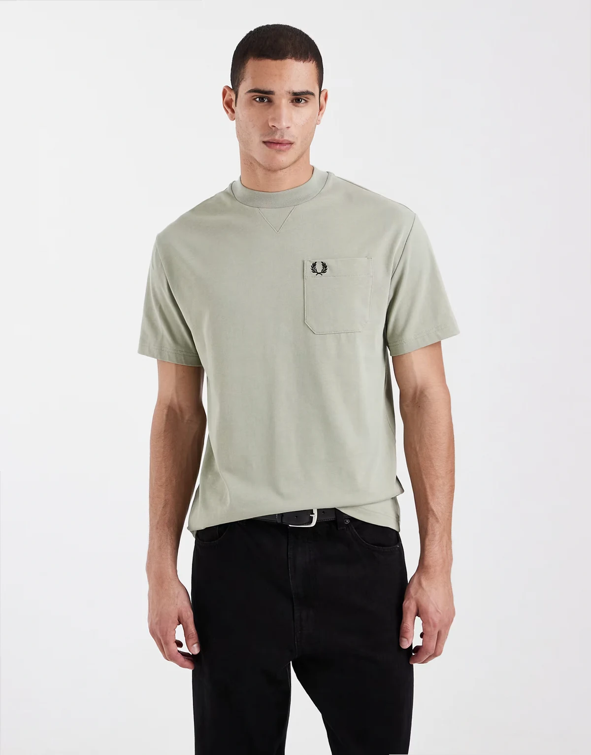 pocket logo detail t-shirt in pale green