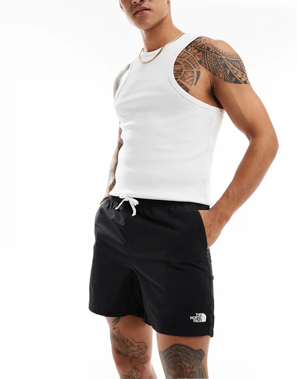 Action Short 2.0 in black
