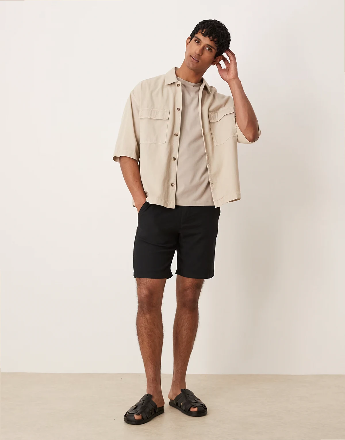 – Shorts aus Leinenmix in Schwarz