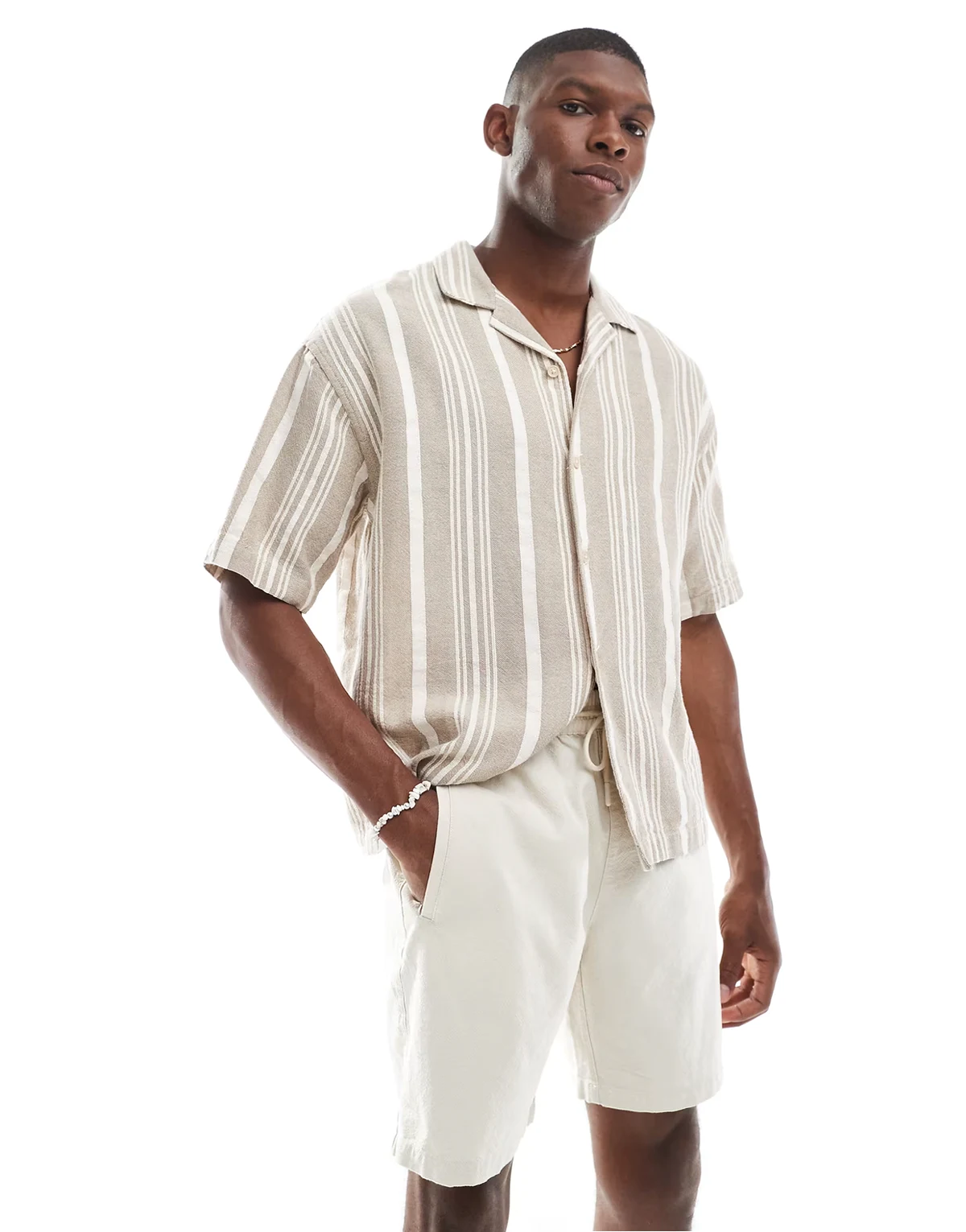 – Schlupf-Shorts in Leinenoptik in hellem Steinbeige