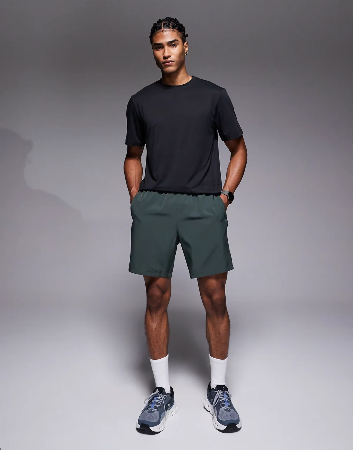 Icon 7-inch quick dry training shorts with zip pockets in deep khaki