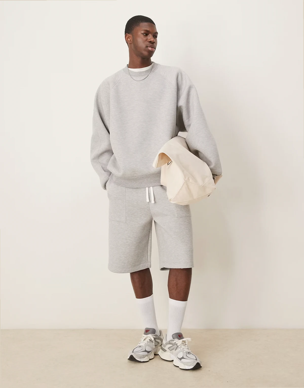– Oversize-Trainingsjacke aus schwerem, neoprenartigem Material in Anthrazit