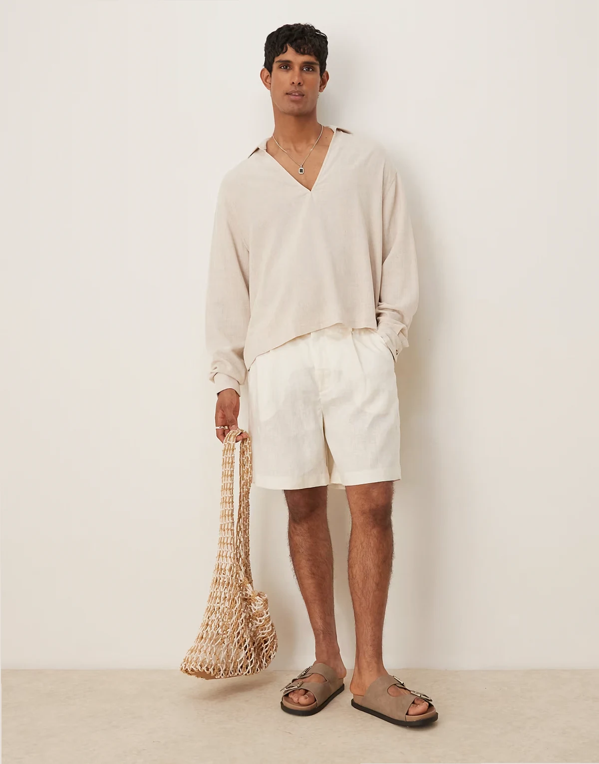 – Shorts aus 100% Leinen in Weiß