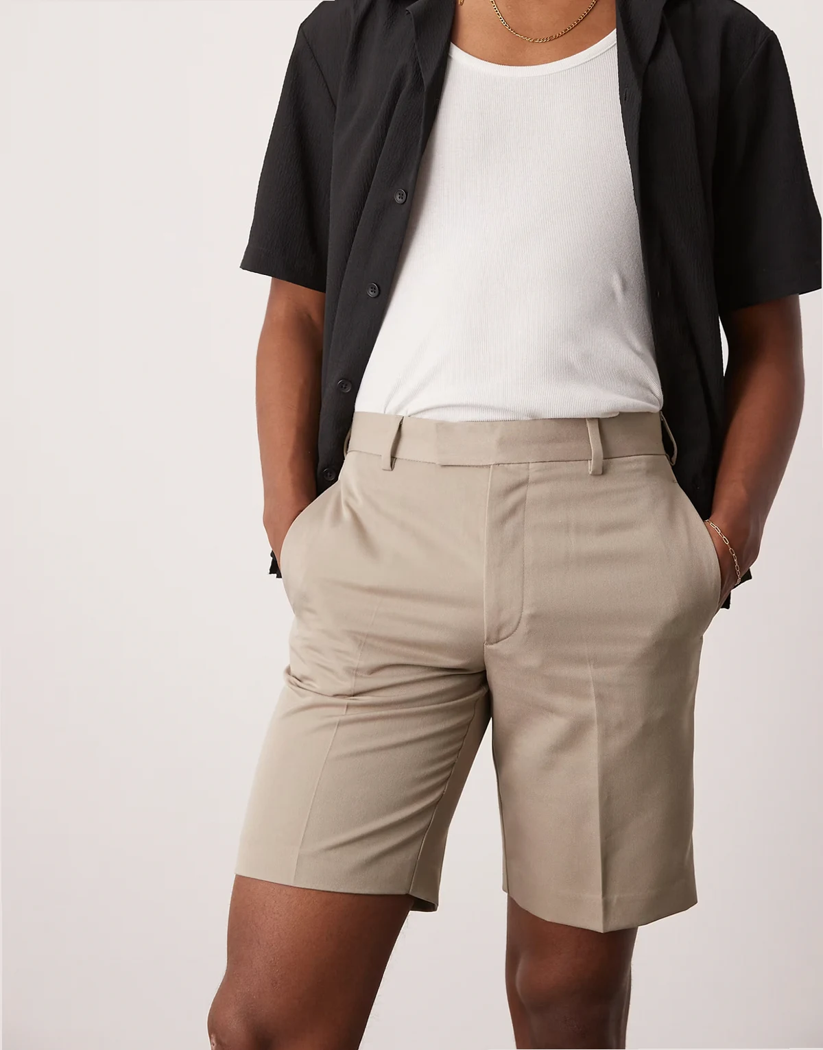 – Elegante Shorts mit geradem Bein in dunklem Steinbeige
