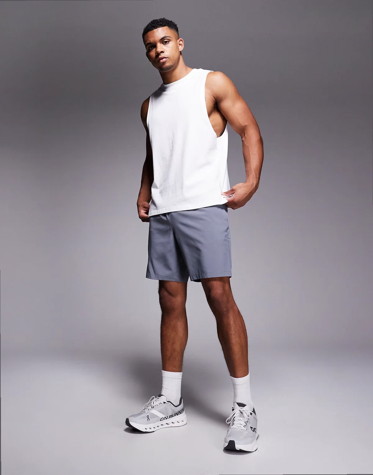 Icon 7 inch quick dry training shorts with zip pockets in gray