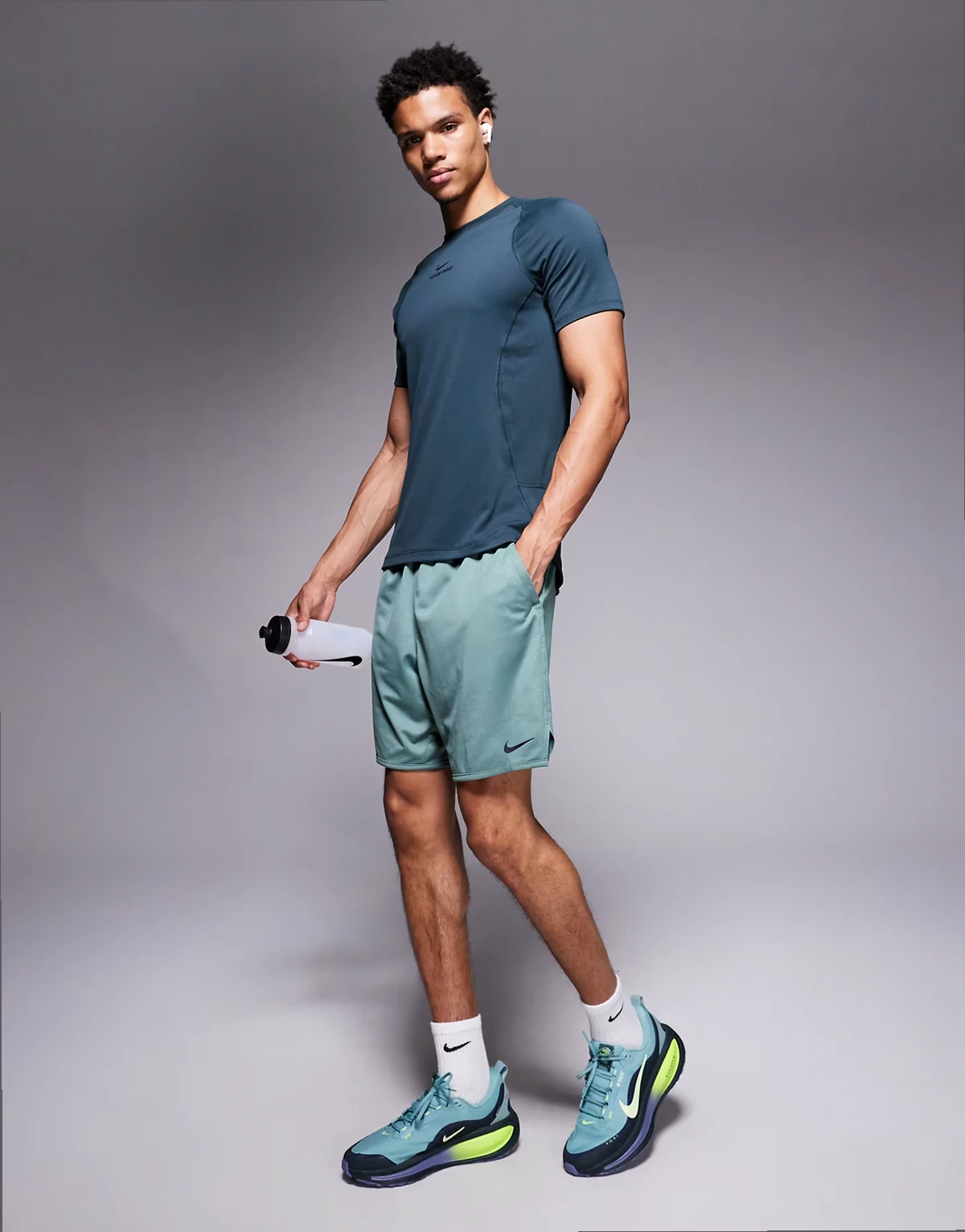 Totality 7in shorts in green