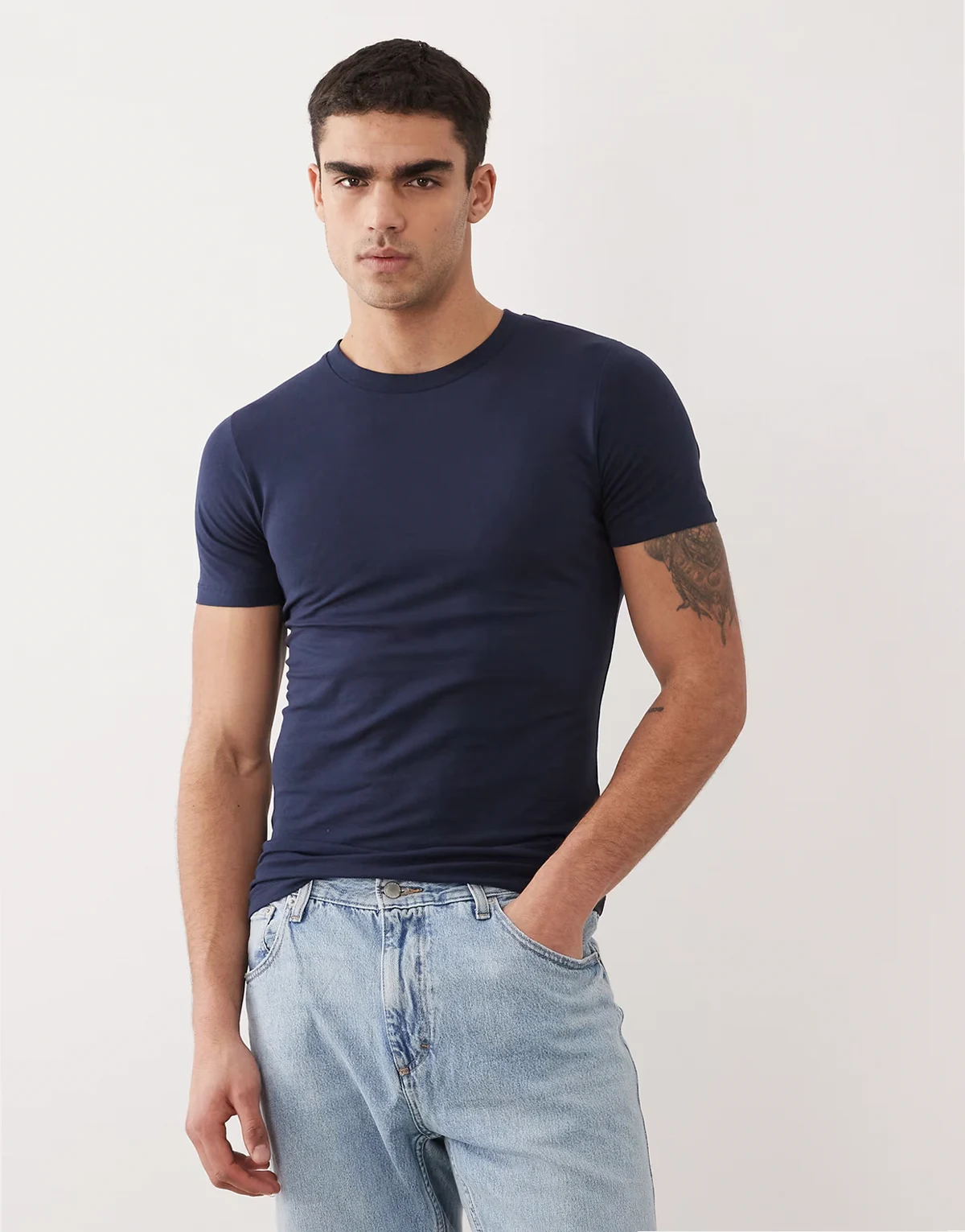 muscle fit T-shirt in navy