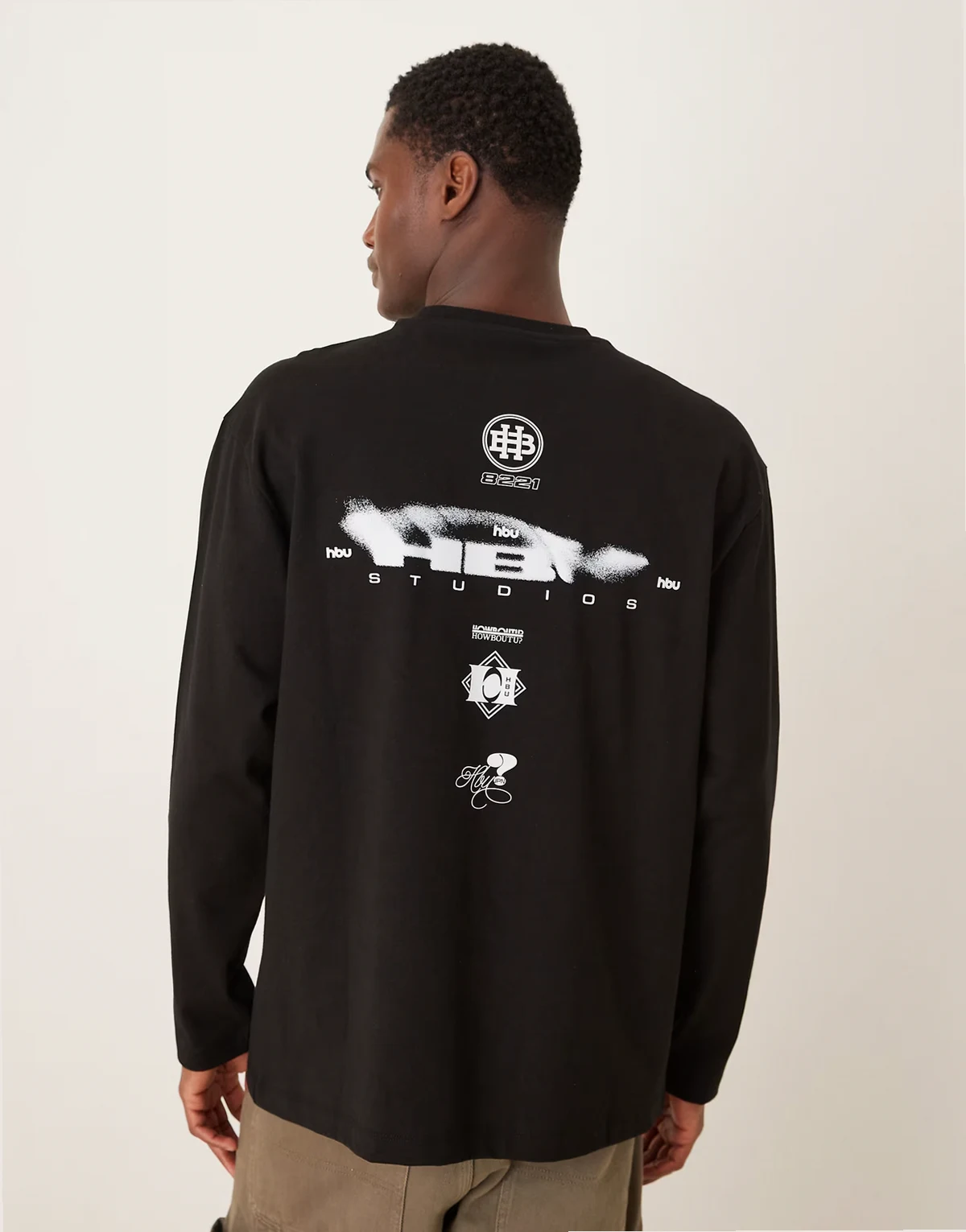 – Schweres, langärmliges Relaxed-Fit-T-Shirt in Schwarz mit mittigem Rückenprint, 240 g/m²