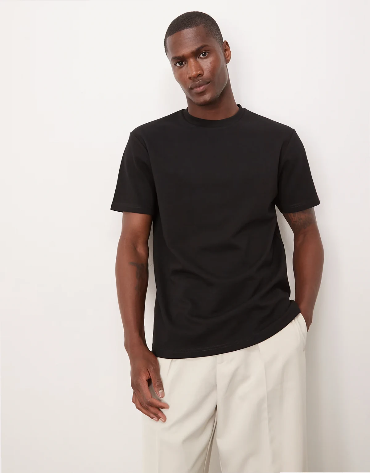 – breatheMAX™ – Schweres T-Shirt in Schwarz