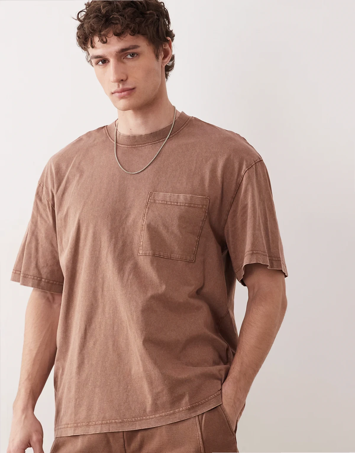 super oversized t-shirt in washed brown