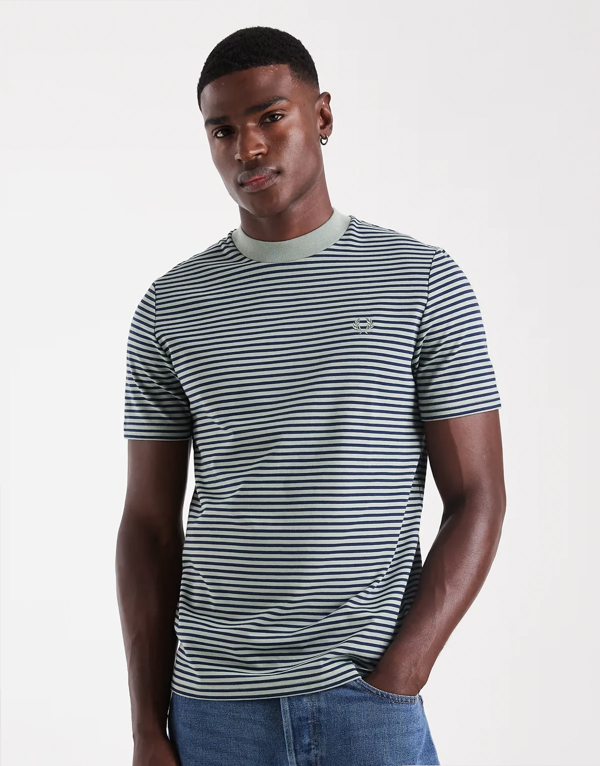 – Zielony gruby T-shirt w paski